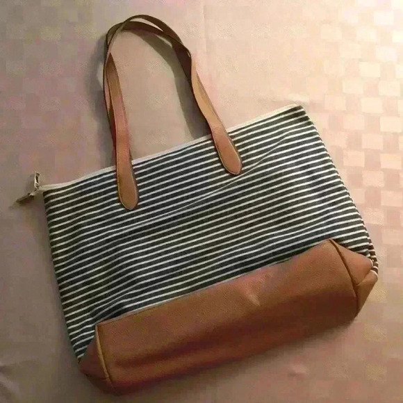 A New Day Lightweight Fabric Tote - Picture 4 of 14